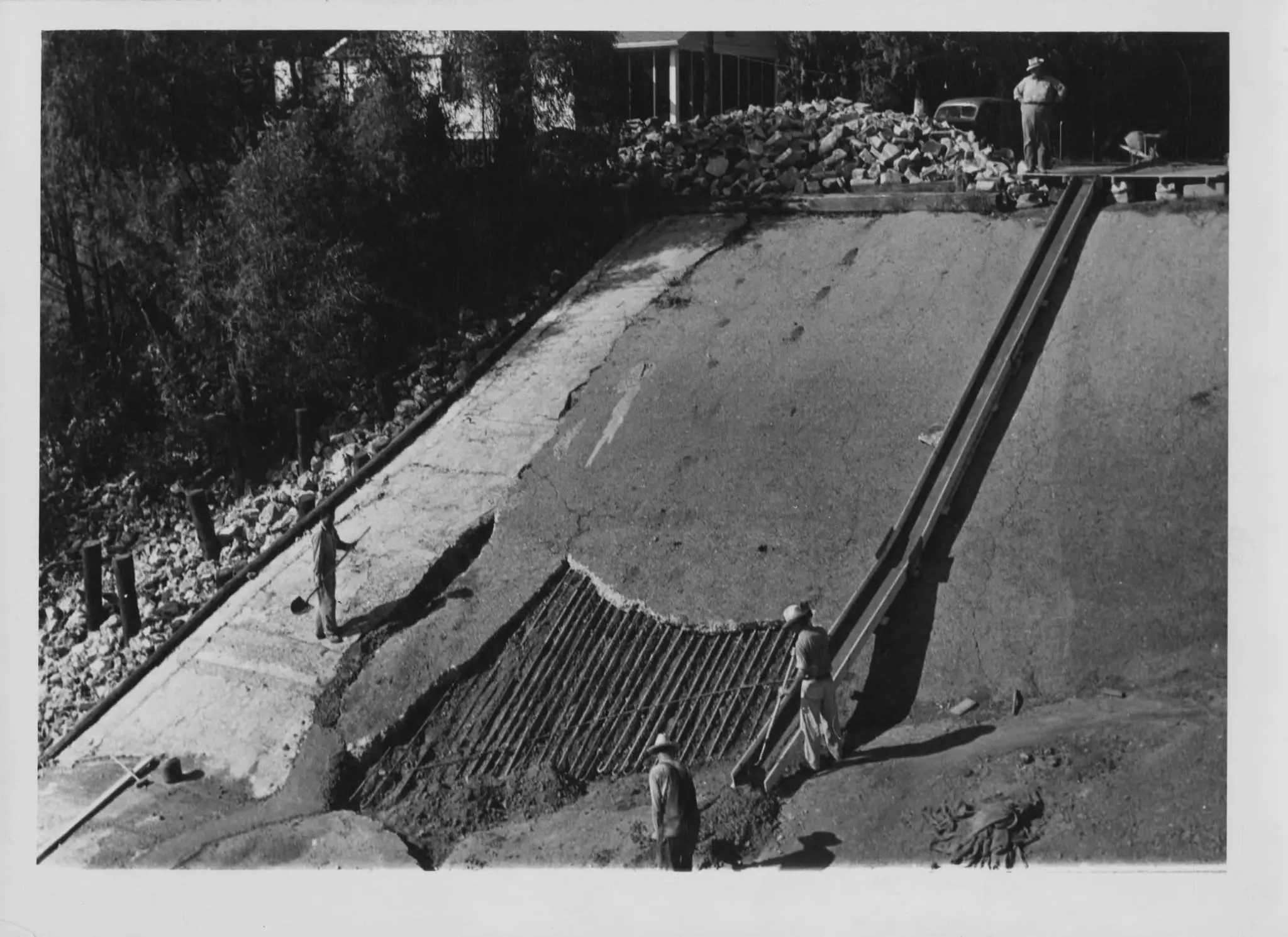 Photograph from the Facebook post “Construction, Possibly Zwolle field, Sabine parish, c.”