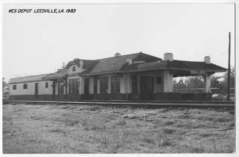 Photograph from the Facebook post “Anacoco Railroad Depot, between 1940 and 1960.”