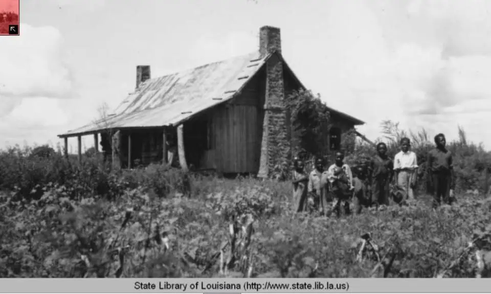 Photograph from the Facebook post “Cabin on Cane River in Natchitoches Louisiana in the 1930s.”