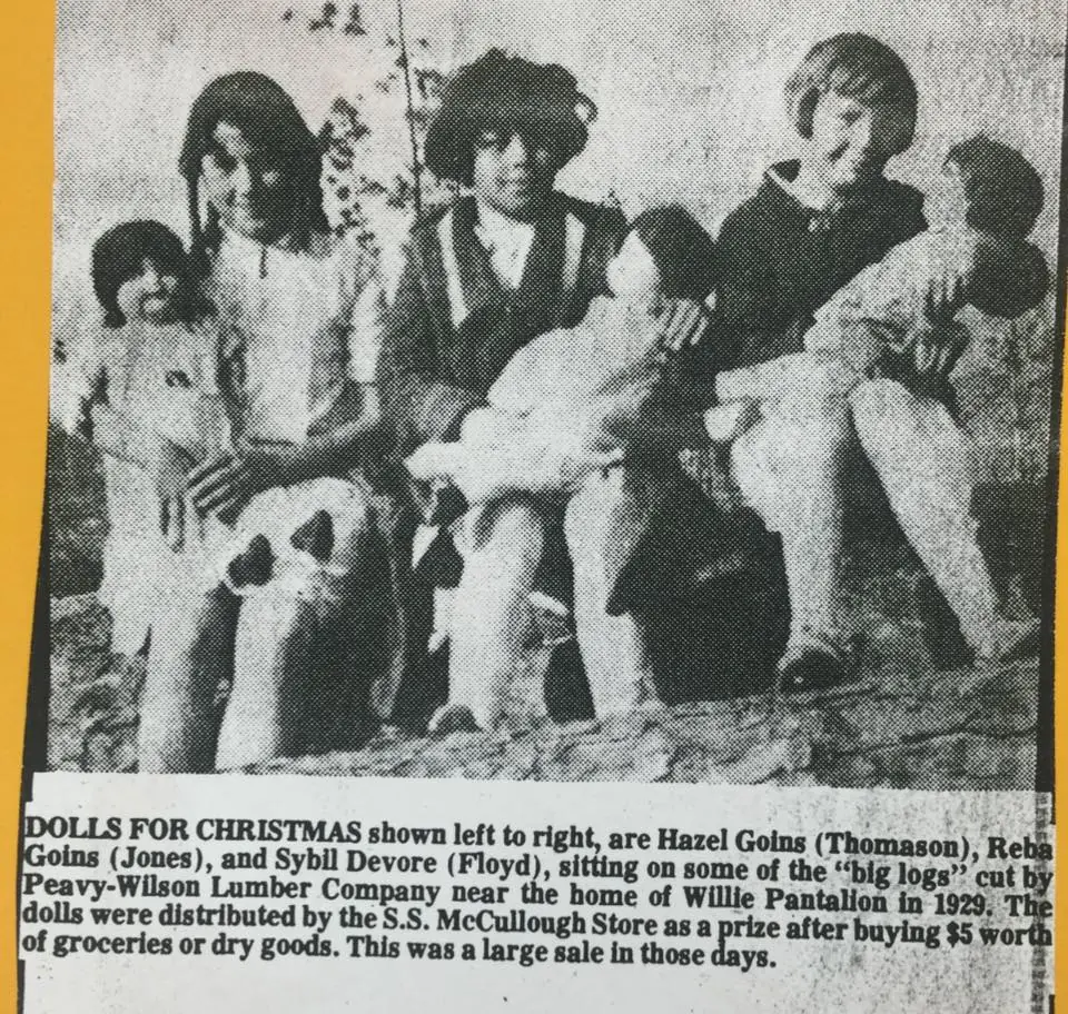 Photograph from the Facebook post “Dolls for Christmas...”