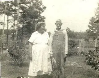 Photograph from the Facebook post “Arch and Sarena Wedgeworth.”