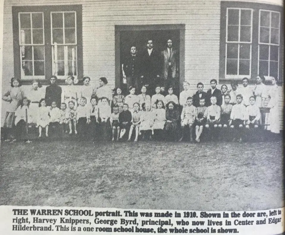 Photograph from the Facebook post “Warren School (near Florien) in 1910.”