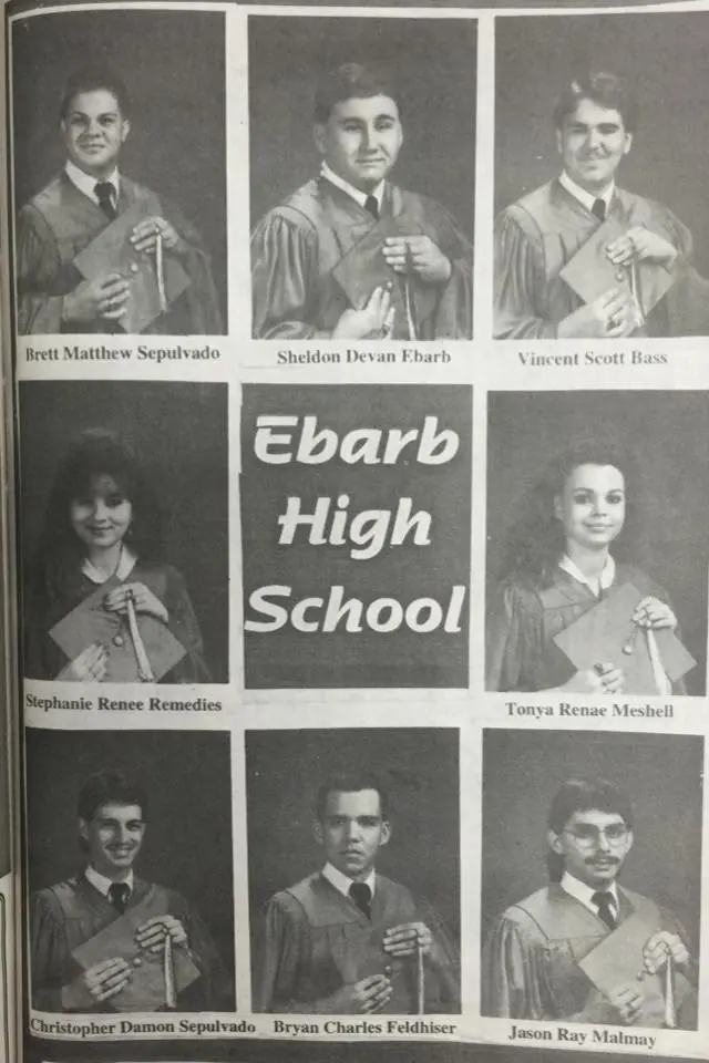 Photograph from the Facebook post “Ebarb High 1995 graduates”