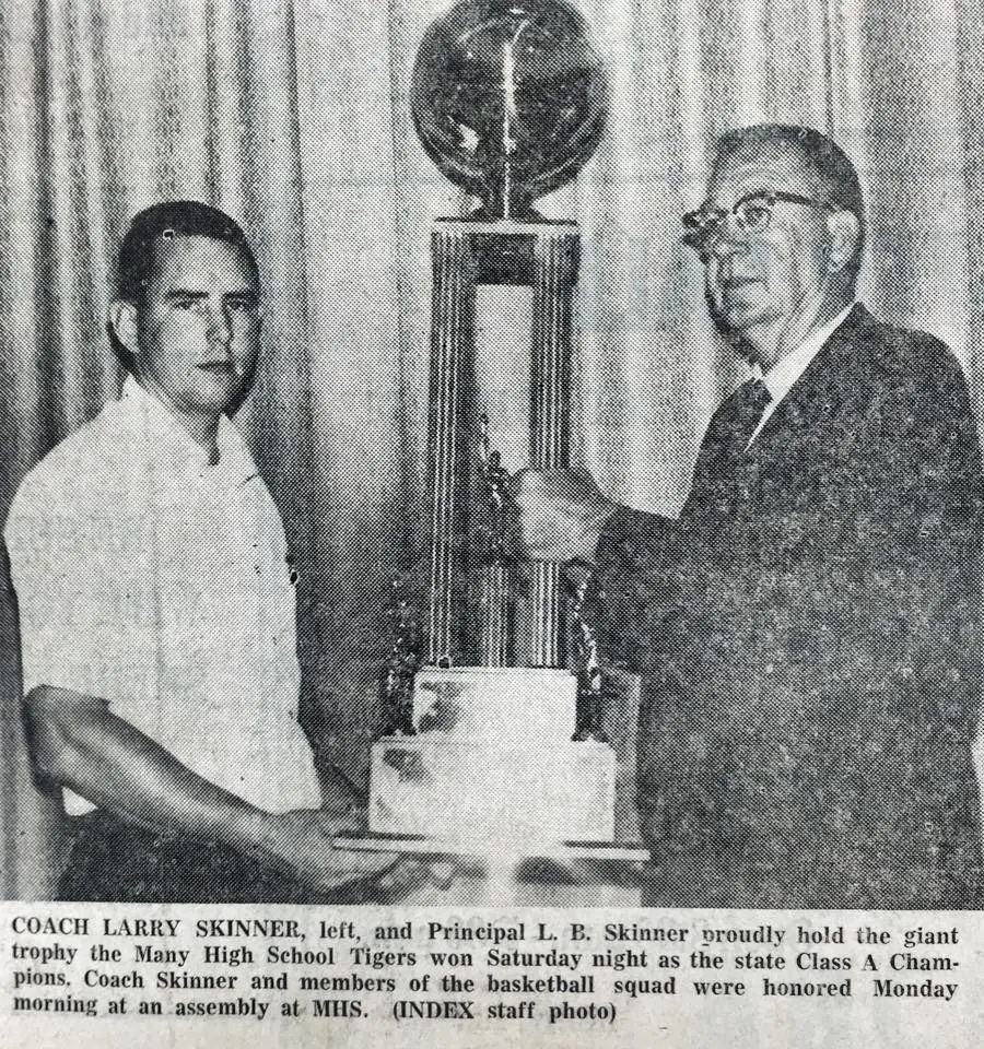 Photograph from the Facebook post “Many High won Class A State Championship in basketball in 1967”