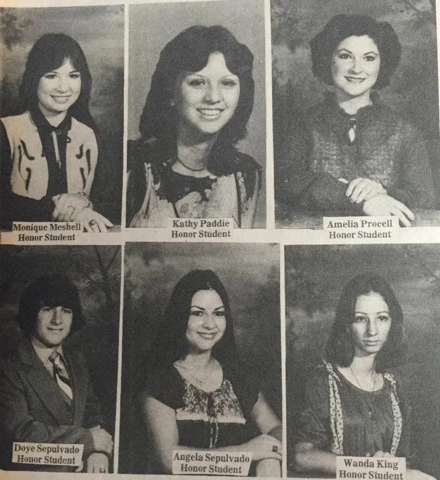 Photograph from the Facebook post “Ebarb High 1980 grads”