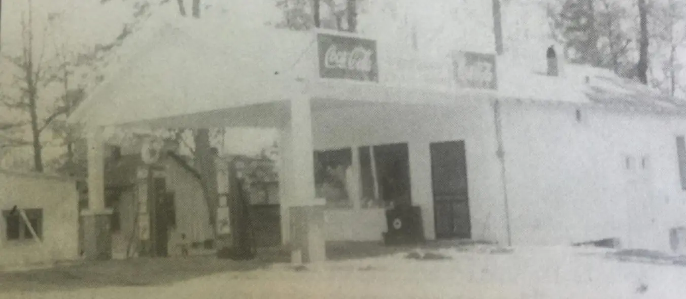 Photograph from the Facebook post “Holland's Groceries, at corner of Hwy.”