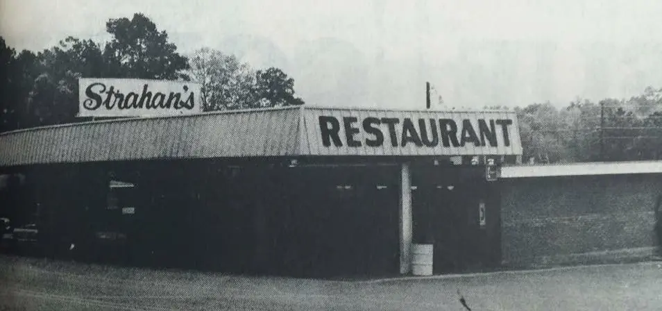 Photograph from the Facebook post “Strahan's Restaurant 1980s”