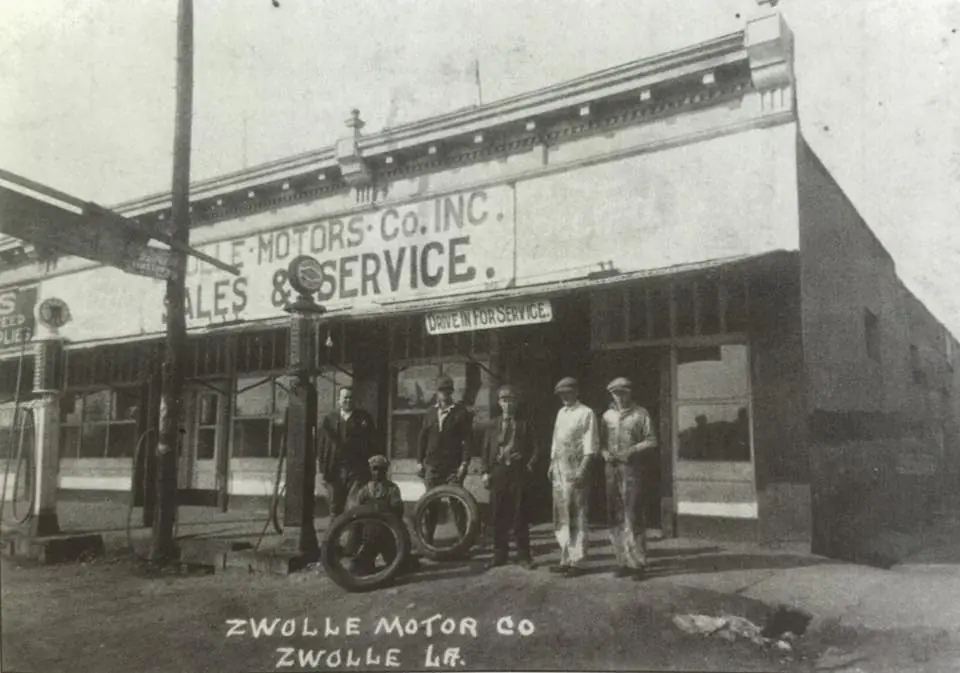 Photograph from the Facebook post “Zwolle Motors Company in 1928.”