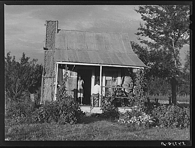 Photograph from the Facebook post “From U.S.”