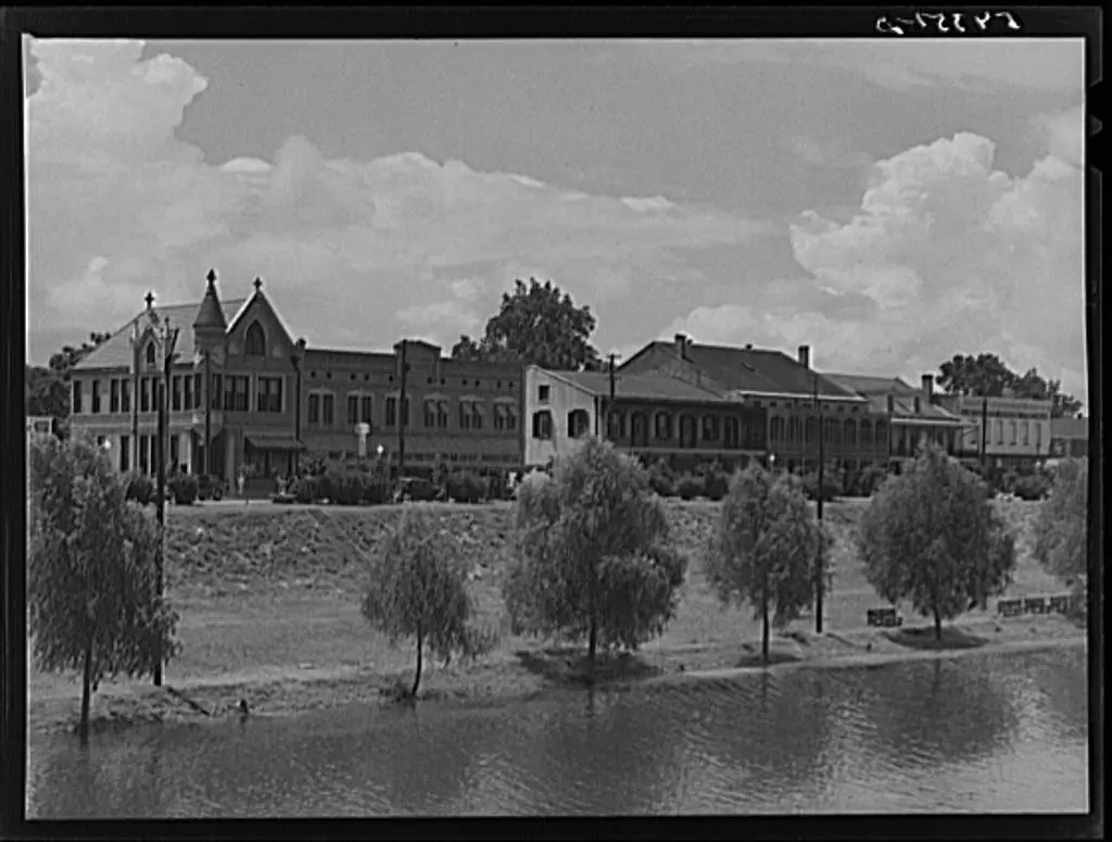 Photograph from the Facebook post “From Library of Congress, Natchitoches in 1940”