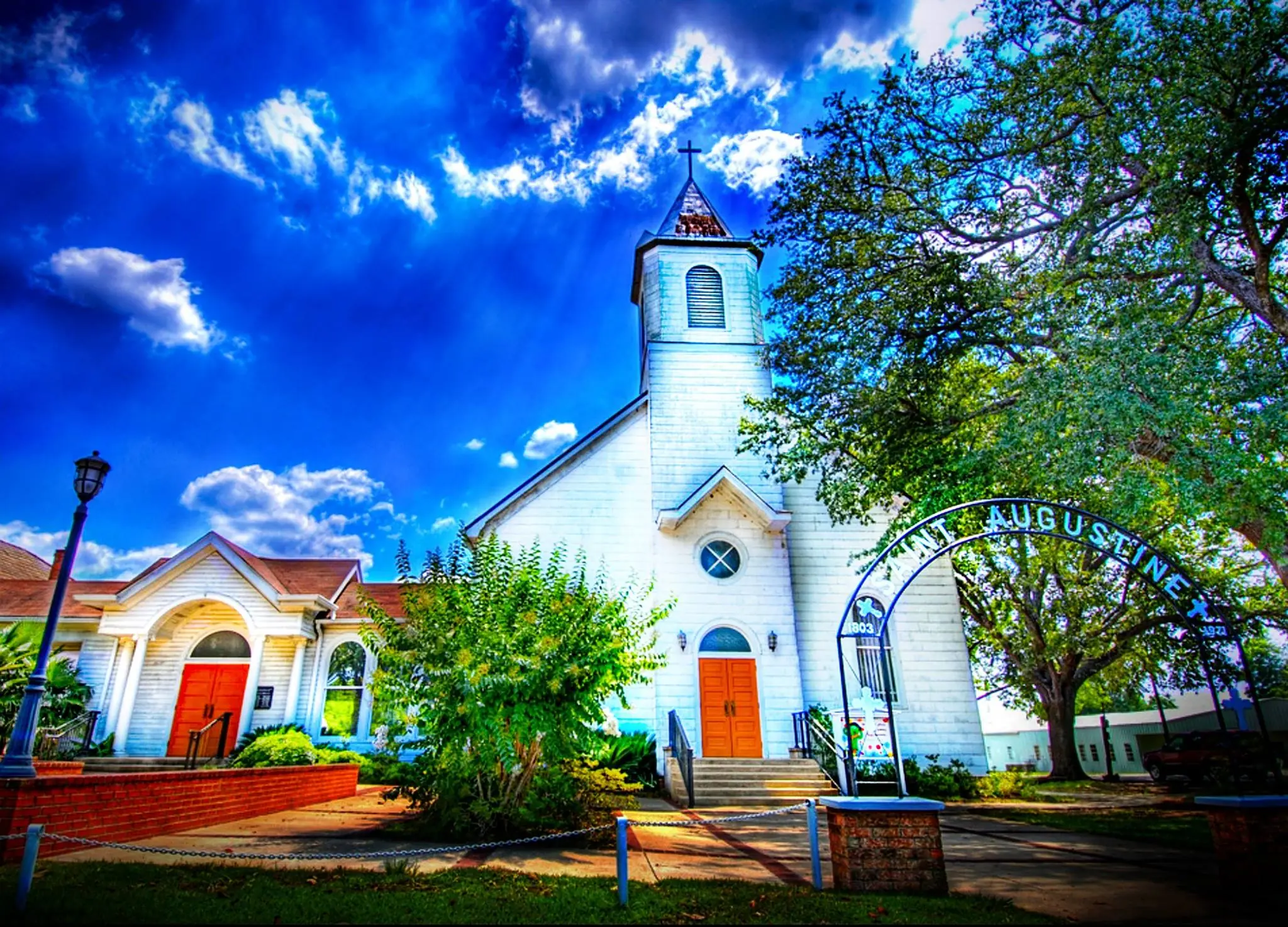 Photograph from the Facebook post “St.”
