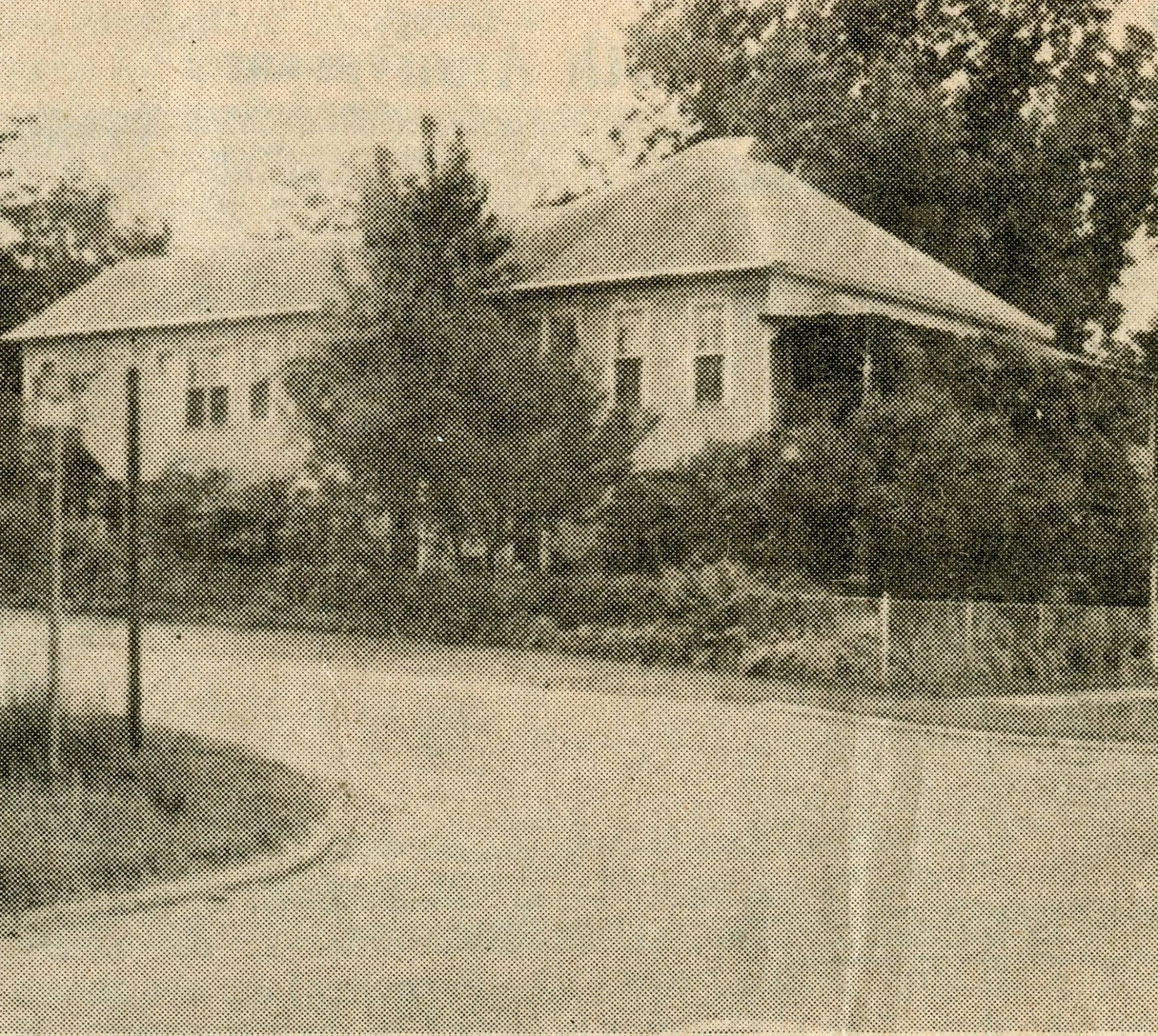 Photograph from the Facebook post “The Arlington Hotel was the first hotel to open in Zwolle.”