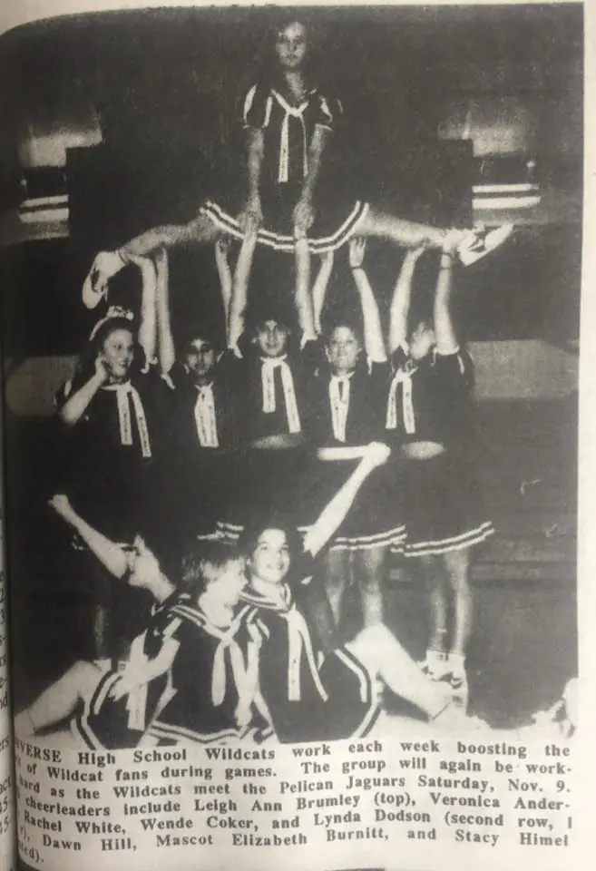 Photograph from the Facebook post “Converse cheerleaders, 1992”