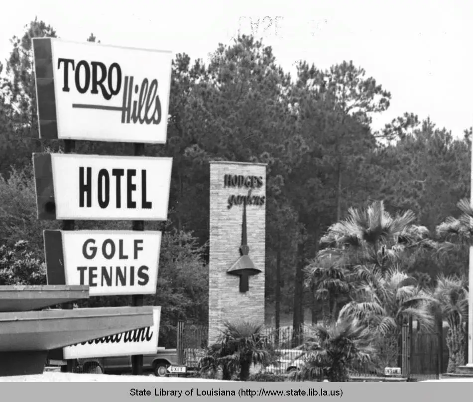 Photograph from the Facebook post “B&W photo, 1970s.”
