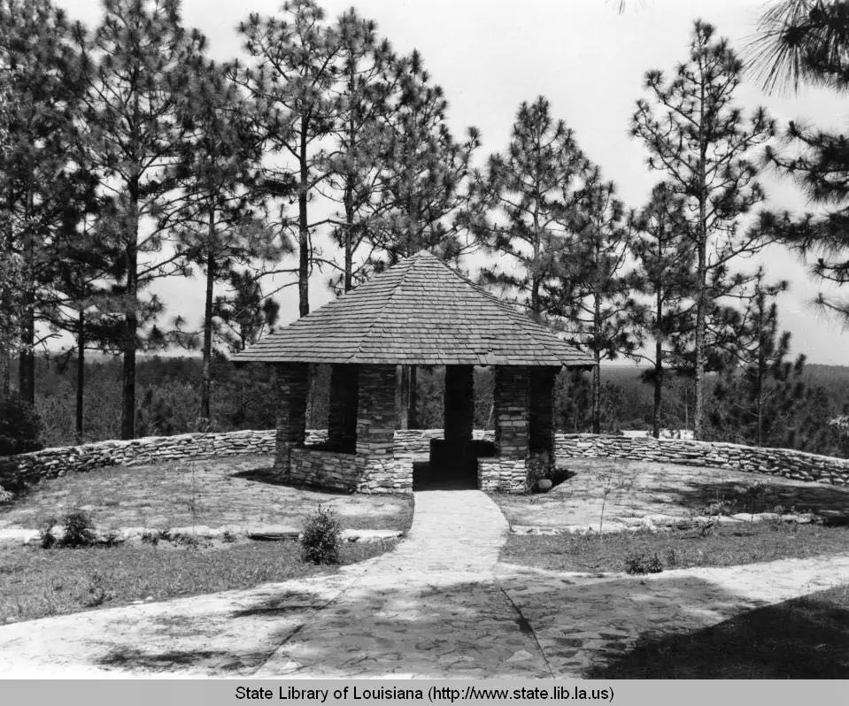 Photograph from the Facebook post “Rock shelter at Kisatchie National Forest in Louisiana in the 1970s”