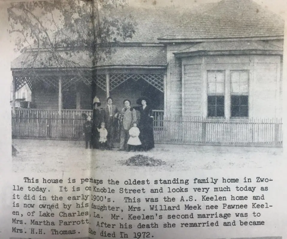 Photograph from the Facebook post “In 1975, this was the oldest standing family home in Zwolle.”