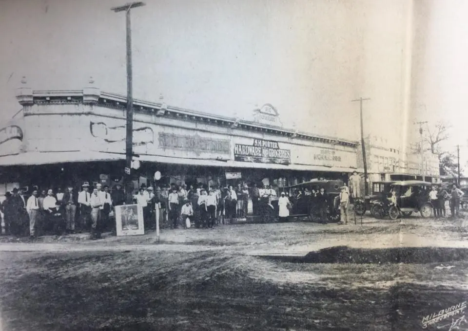 Photograph from the Facebook post “Trade Days in Zwolle, approx 1900.”