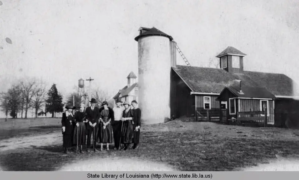 Photograph from the Facebook post “1920s.”