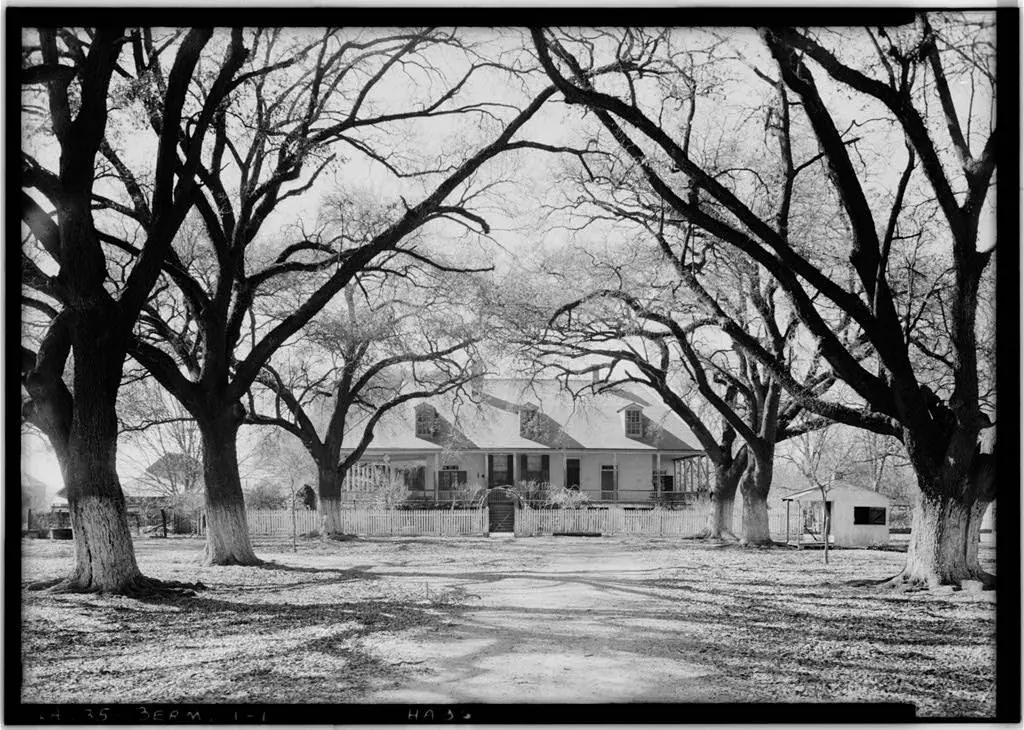 Photograph from the Facebook post “Bermuda Plantation (Prudhomme Family), Cane River, Bermuda, Natchitoches Parish, LA.”