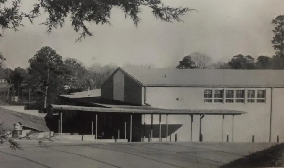 Photograph from the Facebook post “Photos of Many High School from 1967.”