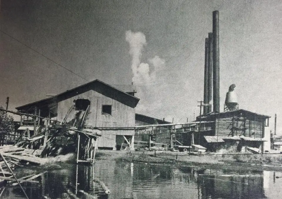 Photograph from the Facebook post “Fisher sawmill.”