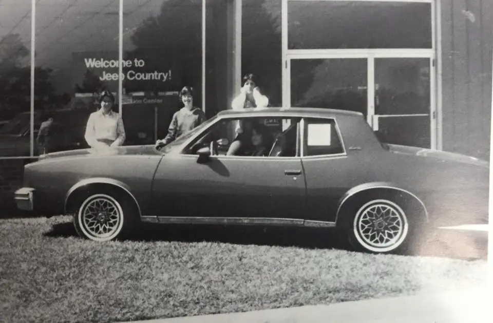 Photograph from the Facebook post “Andries Pontiac, 1979”