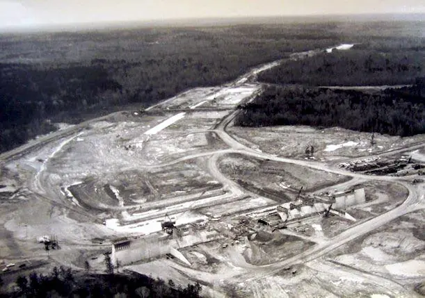 Photograph from the Facebook post “Construction of the Toledo Bend Dam and Spillway.”