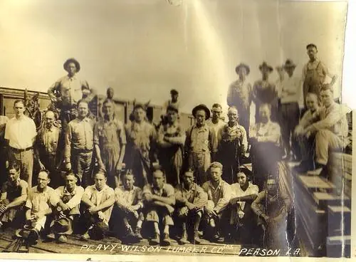 Photograph from the Facebook post “Peavy Wilson Lumber Company, Peason, Louisiana (near Florien).”