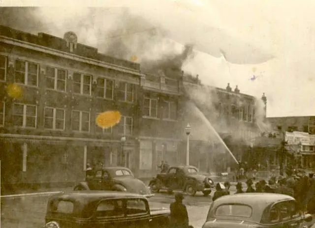 Photograph from the Facebook post “1950.”