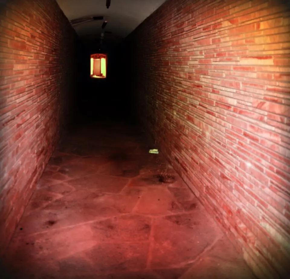 Photograph from the Facebook post “A photo I took many years ago in the underground walkway from inside A.”