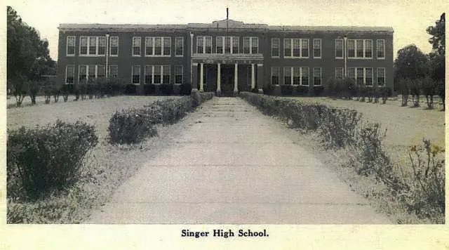 Photograph from the Facebook post “Singer High School.”