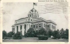 Photograph from the Facebook post “Beauregard Parish Courthouse.”