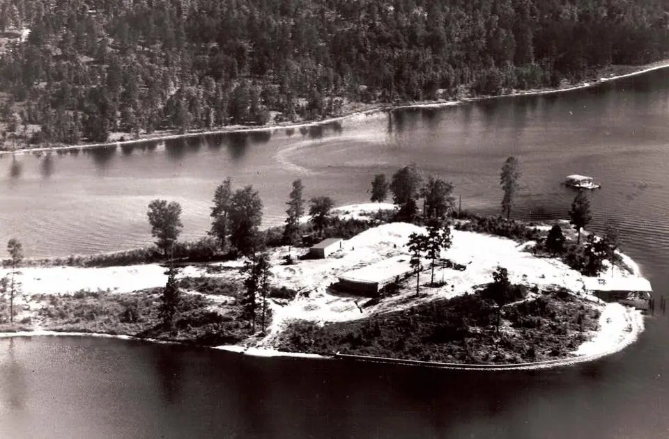 Photograph from the Facebook post “Hodges Gardens.”