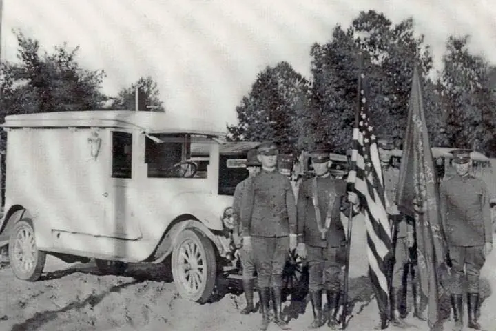 Photograph from the Facebook post “From McNeese State Library, World War I soldiers pose in DeRidder”