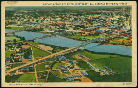 Photograph from the Facebook post “1937, Bridges Across Red River.”