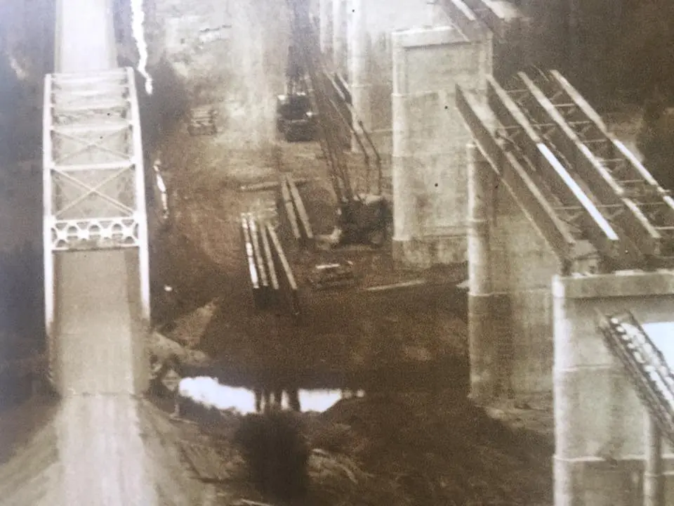 Photograph from the Facebook post “Closeup photos of the construction of the Pendleton Bridge over the Sabine River and…”