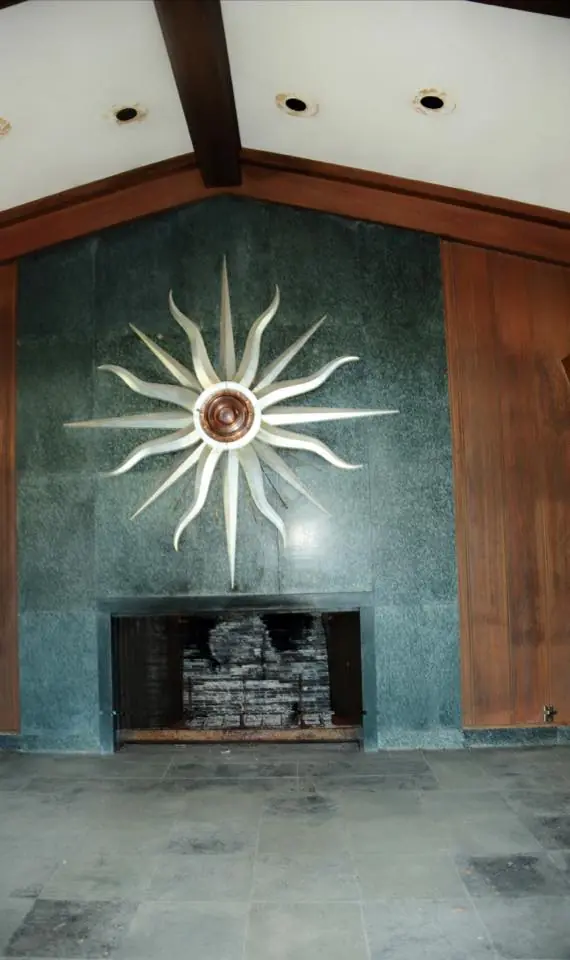 Photograph from the Facebook post “Gigantic fireplace in the home of the late A.”