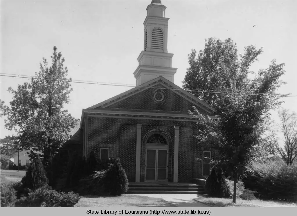 Photograph from the Facebook post “First Methodist Church at Many, 1930s”