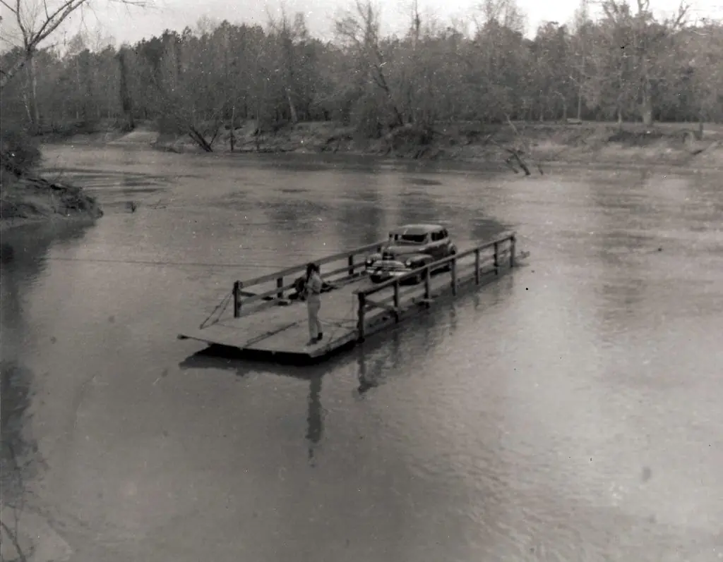 Photograph from the Facebook post “Sheffield Ferry on the Neches River, March 1949 From the collection of Mr.”