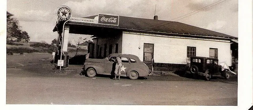 Photograph from the Facebook post “Photo taken in downtown Milam during World War II.”