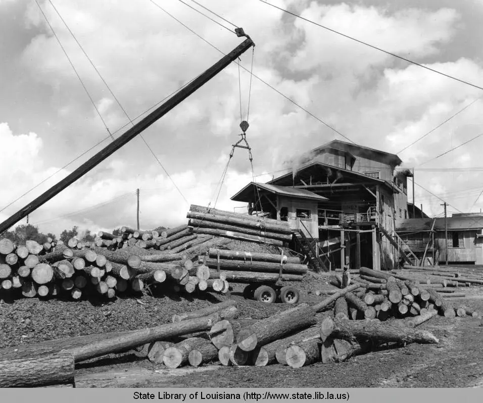 Photograph from the Facebook post “1940s.”