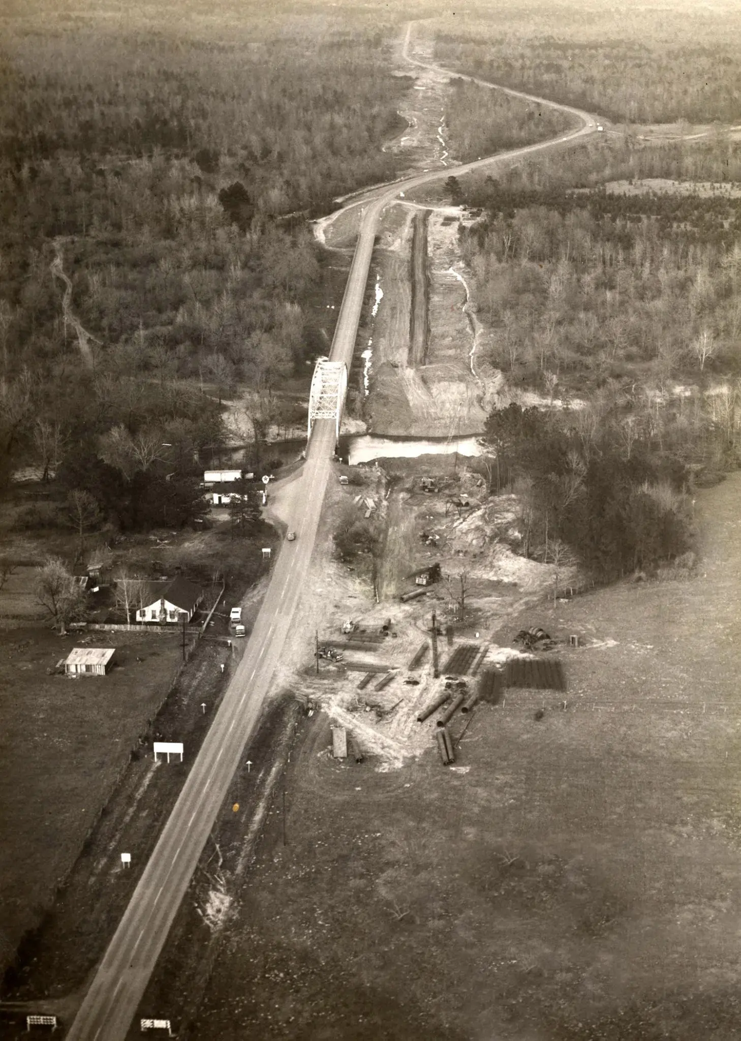 Photograph from the Facebook post “March 1966, Construction on the Pendleton Bridge which will cross the future Toledo Bend…”