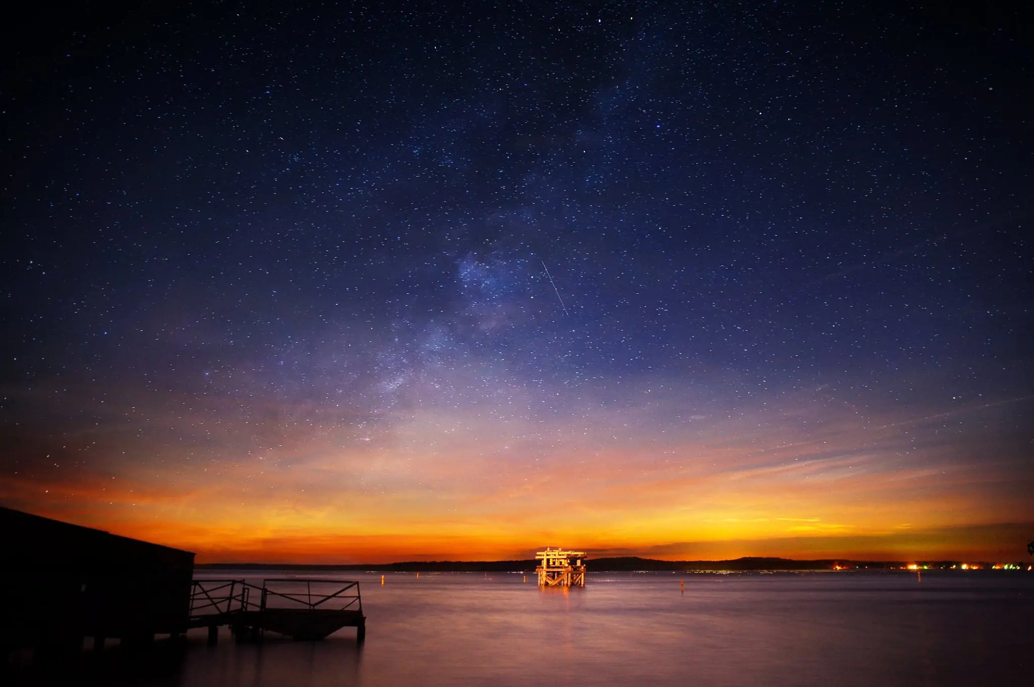 Photograph from the Facebook post “Taken last week after sunset and at near dark on Toledo Bend Lake.”