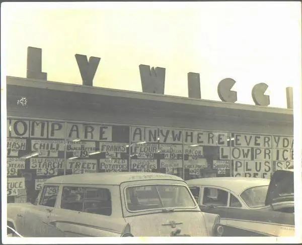 Photograph from the Facebook post “Piggly Wiggly grocery store in Logansport.”