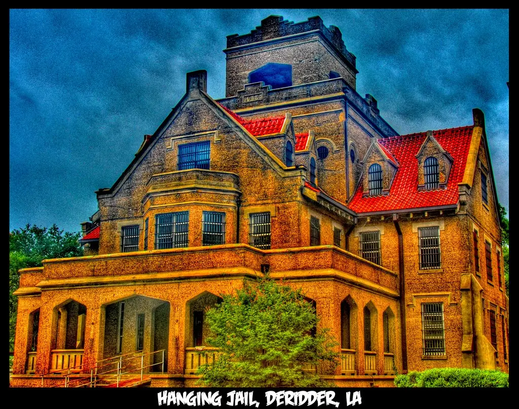 Photograph from the Facebook post “A photo I took a few years ago of the "Hanging Jail" in DeRidder.”