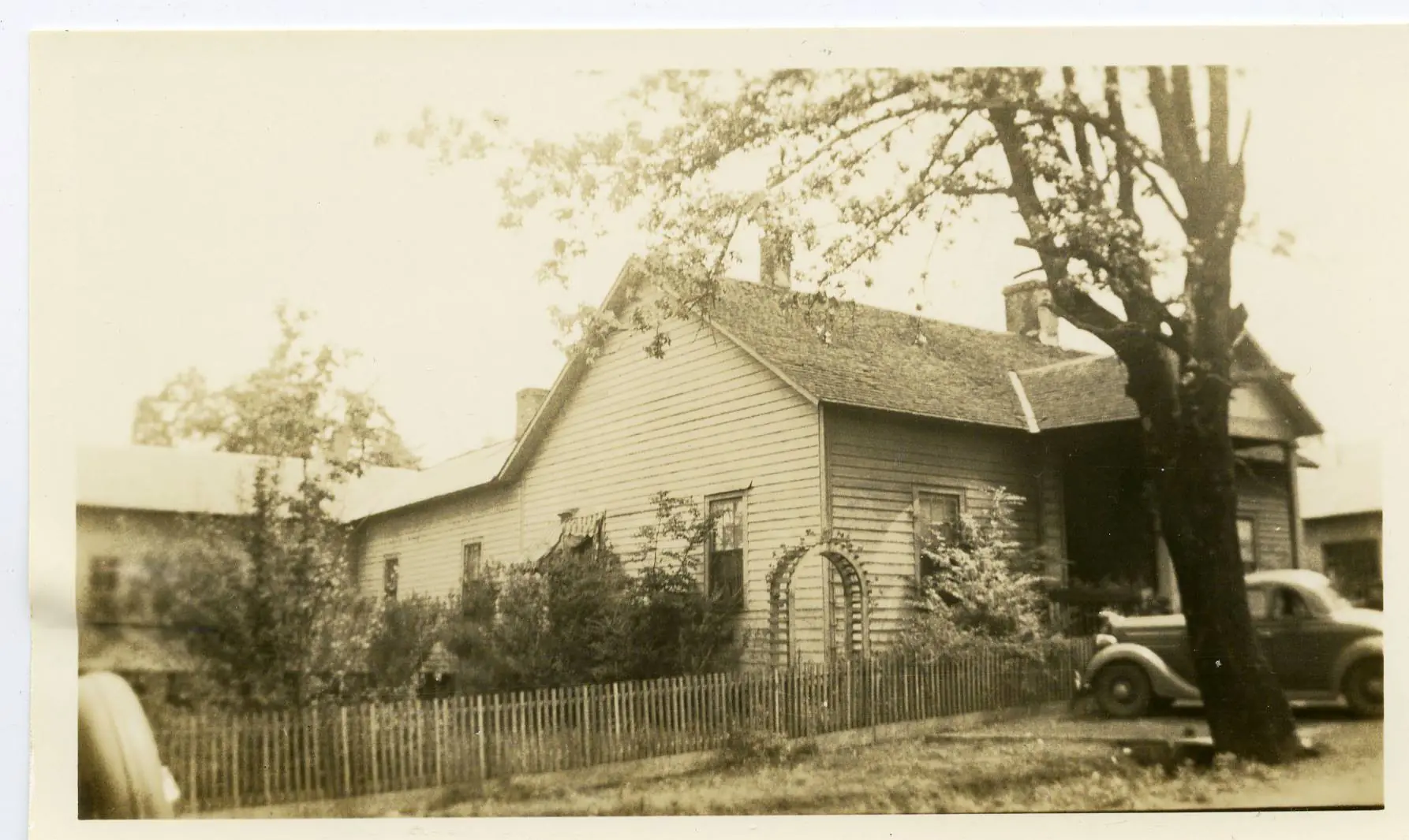 Photograph from the Facebook post “Whitehead Home in Hemphill, Texas.”