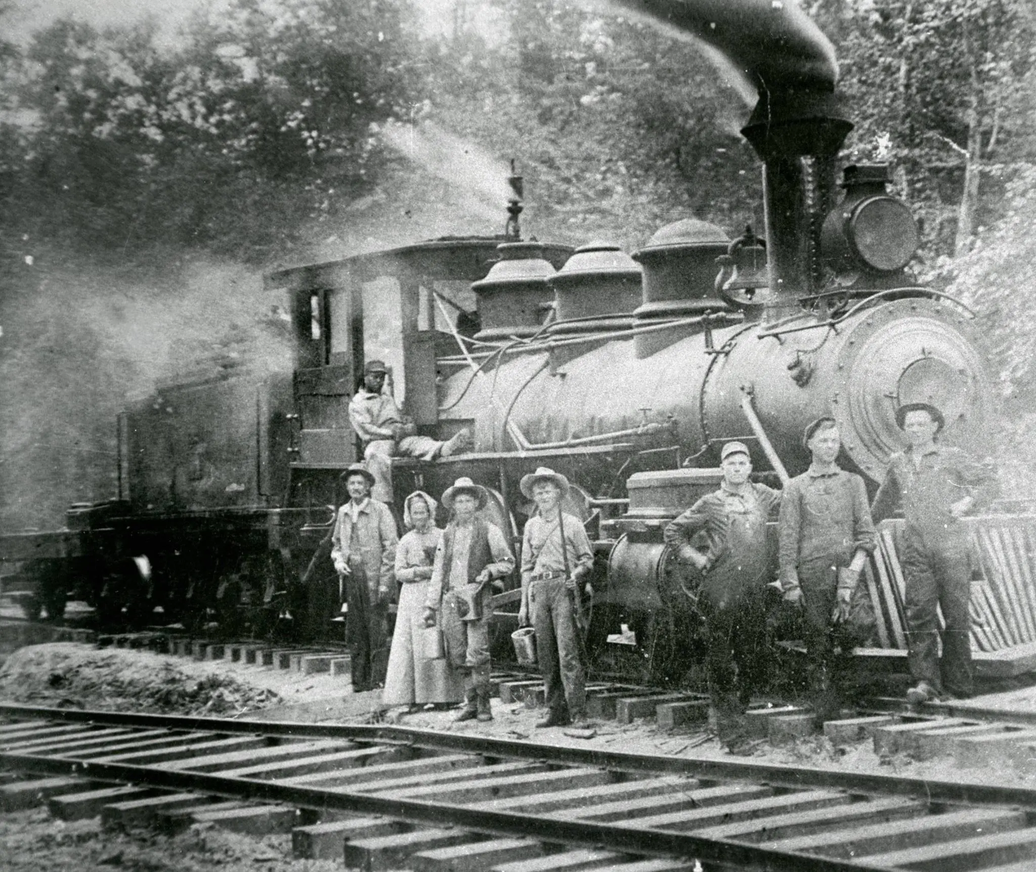 Photograph from the Facebook post “Locomotive, Kirbyville, Texas, 1916 From the collection of Mr.”
