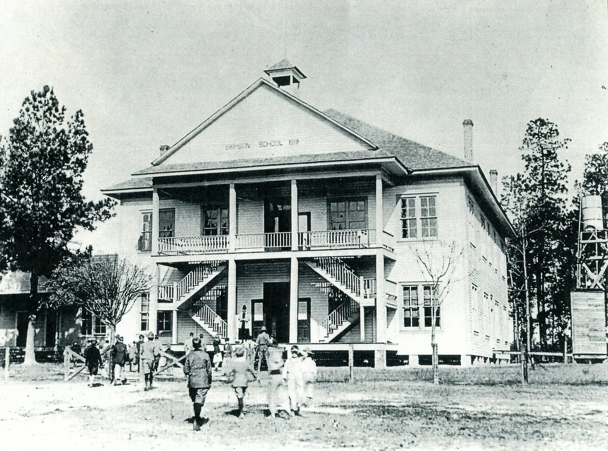 Photograph from the Facebook post “Simpson School in Vernon Parish, Louisiana, 1915.”