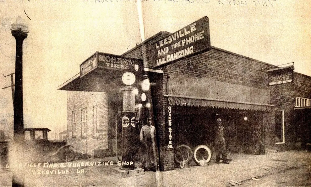 Photograph from the Facebook post “1925, Leesville Tire & Vulcanizing Shop, located at North Third Avenue and Lee Street.”