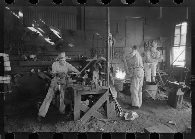 Photograph from the Facebook post “Blacksmith Shop in San Augustine, Texas, 1939.”